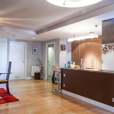 Piso Moderno, Céntrico Y Con Garaje Gratis