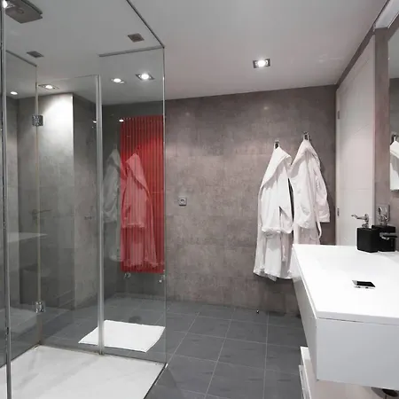 Apartment Piso Moderno, Centrico Y Con Garaje Gratis *