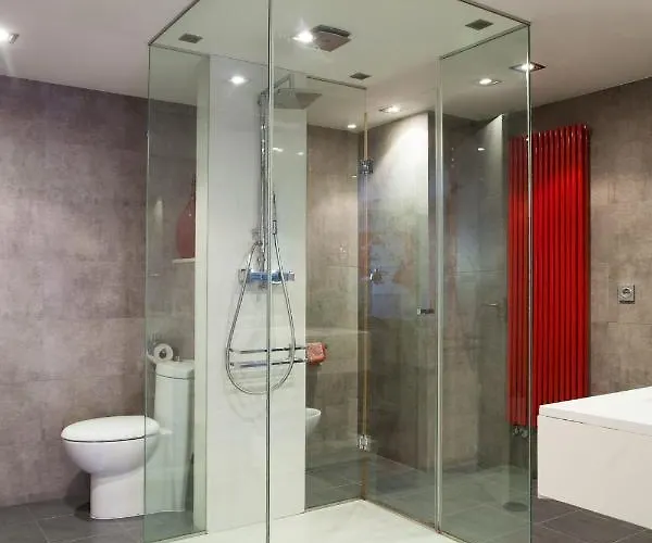 Piso Moderno, Centrico Y Con Garaje Gratis *