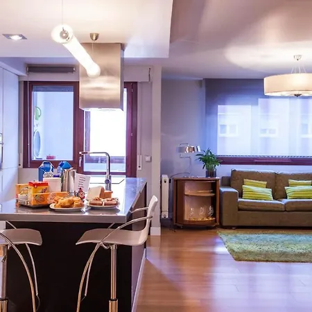 Apartamento Piso Moderno, Centrico Y Con Garaje Gratis